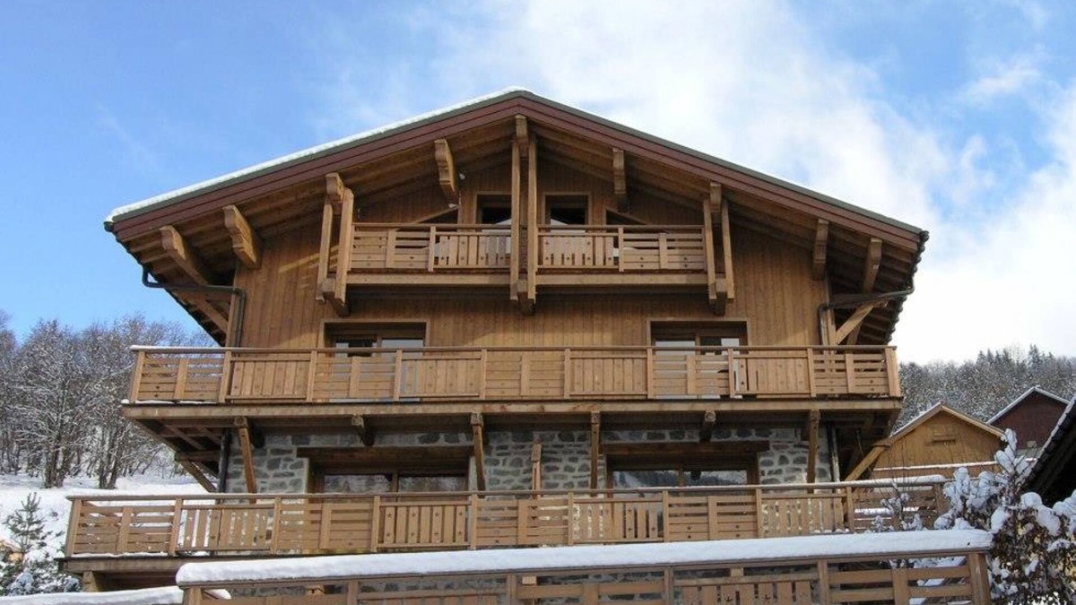 Meribel Apartment | Comfortable Spacious Quiet Apartment Sleeps 4 Large Sunny Balcony Stunning Views