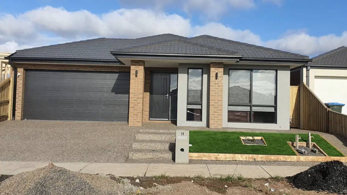 Tarneit House | Comfortable stay with Movie/Sport App on TV