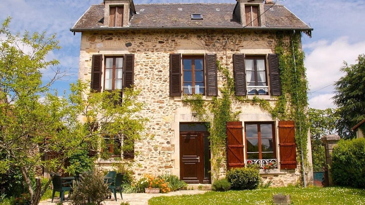 Saint-Mesmin Other | Comfortable stone 4-bedroom country house with large 6m x 6 m family room