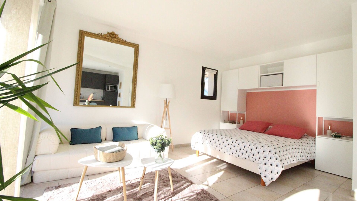 Cagnes-sur-Mer Apartment | Comfortable studio (30m2) with pool and garden