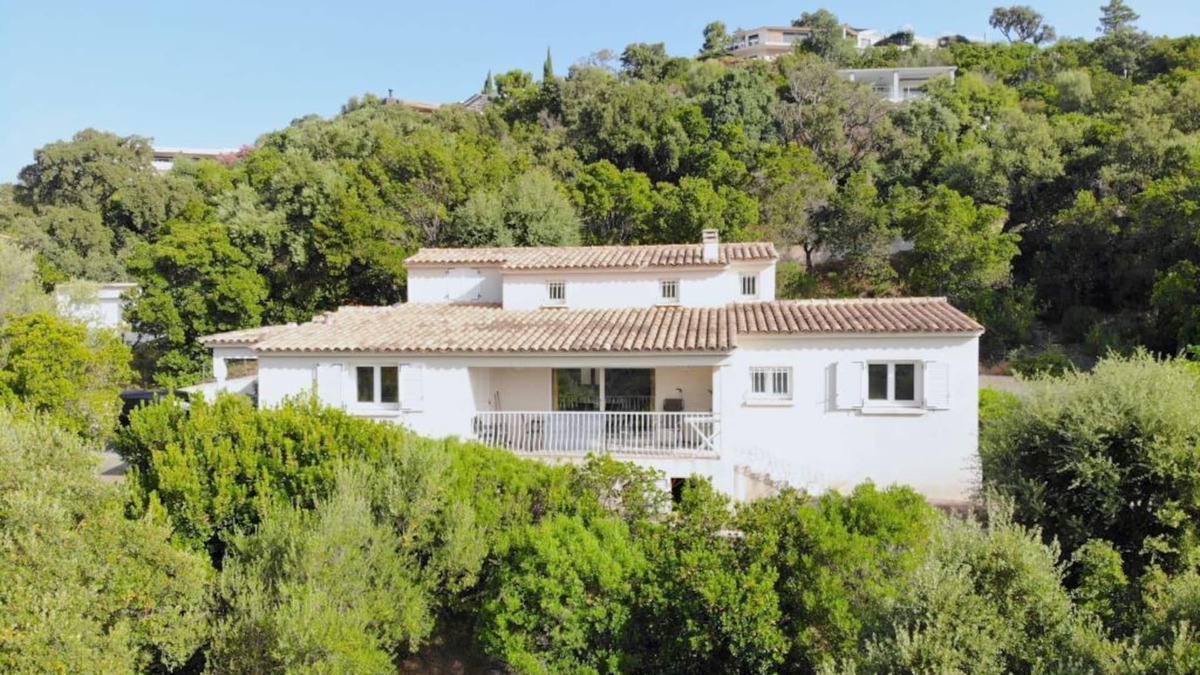 Tarcu House | Comfortable villa rental 8-10 people Tarco seaside