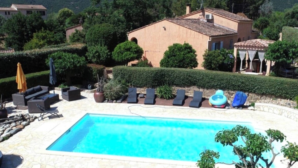 Appietto Villa | COMFORTABLE VILLA WITH PRIVATE POOL AND JACUZZI CLOSE TO THE BEACH