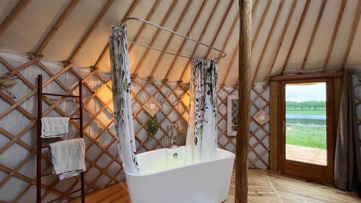 Verneuil Cabin | Comfortable yurt with lake view.