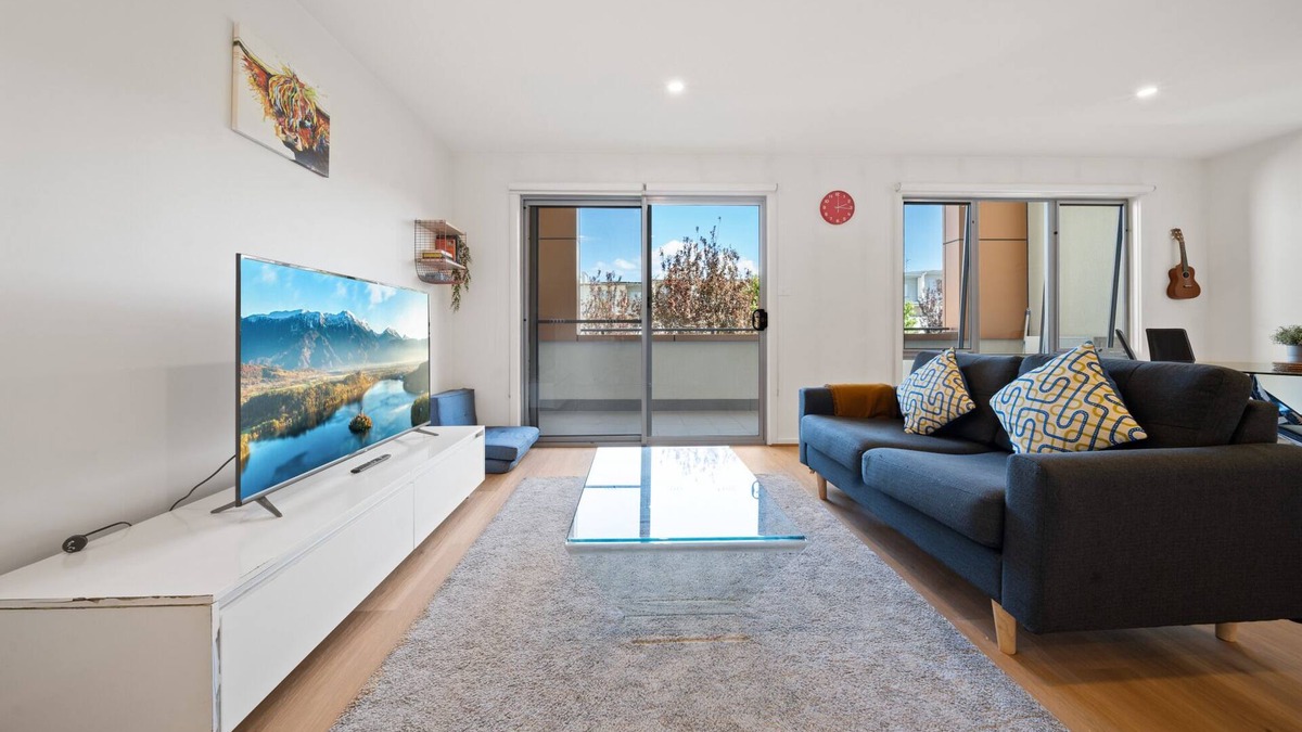 Wright Apartment | Comfy 1-Bed with Balcony in Tranquil Location