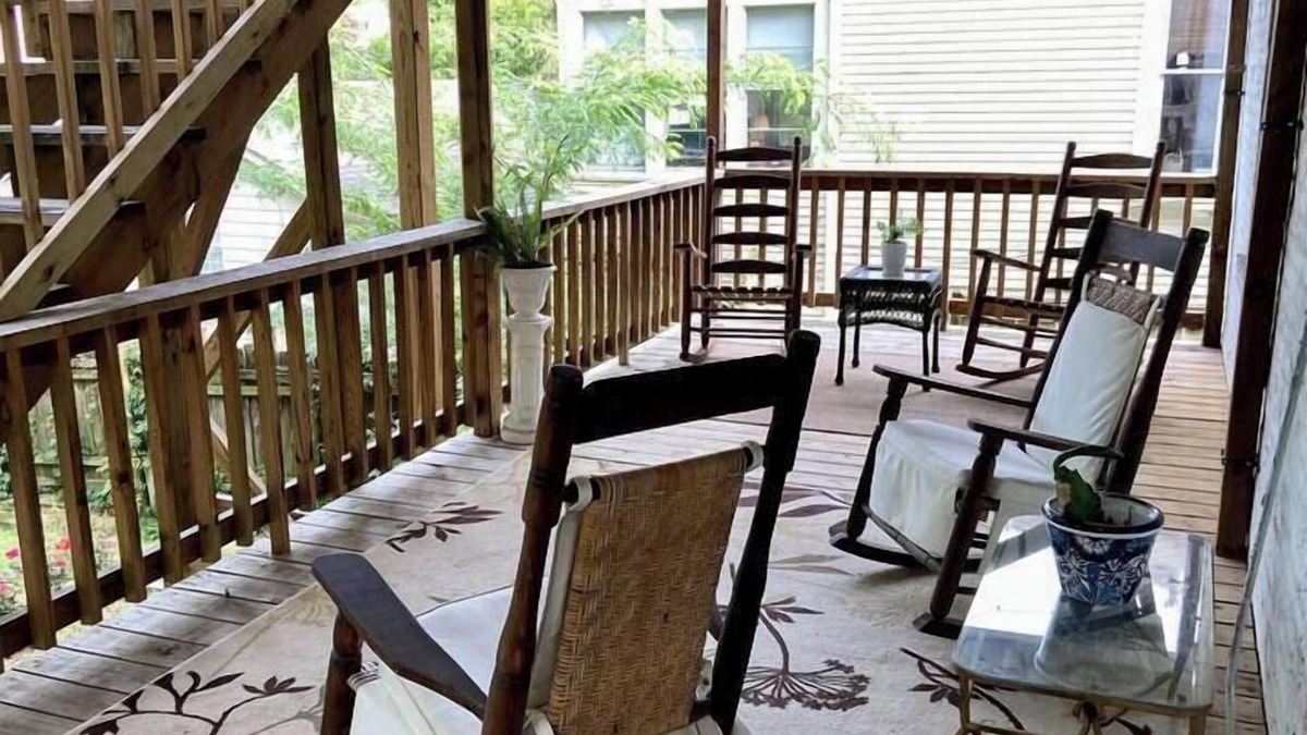 Greater Belhaven Apartment | Comfy 1 BR unit across from Belhaven Town Center