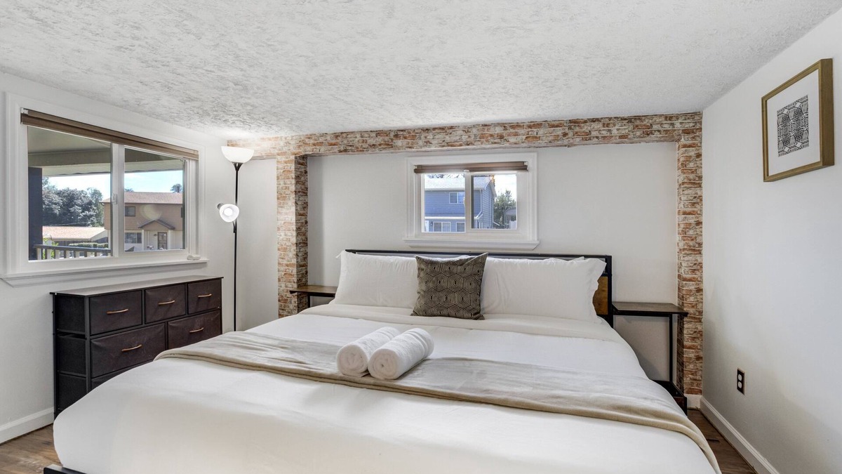 Central Colorado Springs House | Comfy 2 BR Den | Pet Friendly
