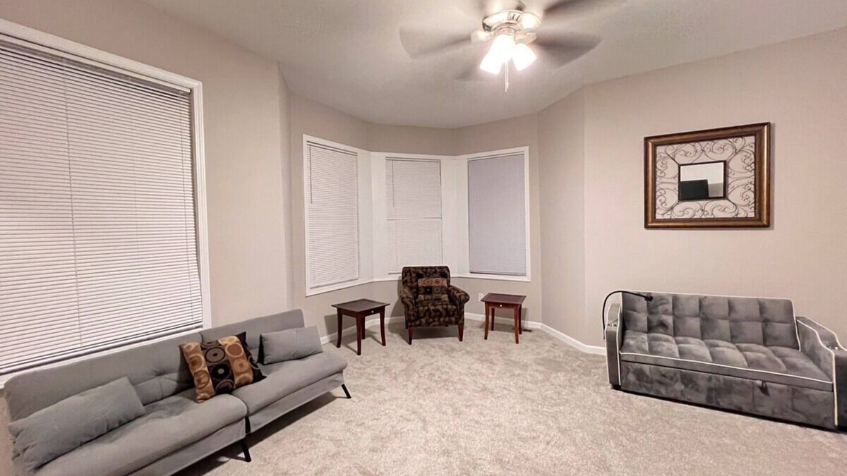 Mount Clemens House | Comfy 4-bedroom house in Mount Clemens