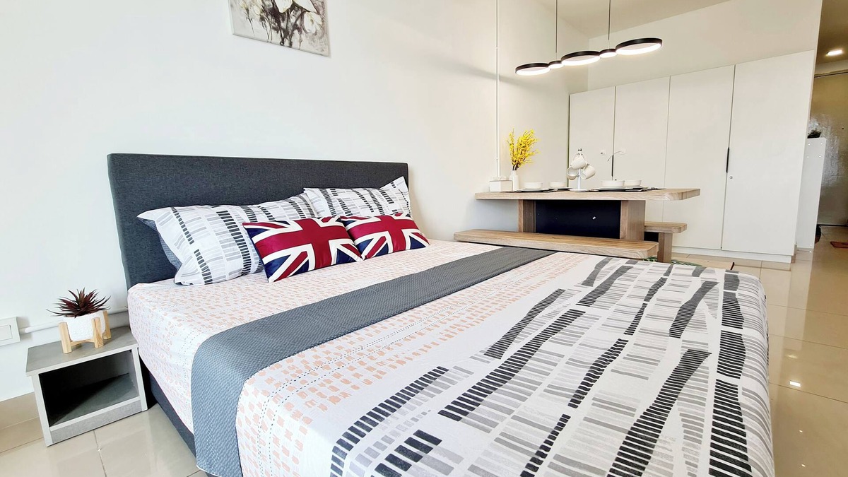 Subang Jaya Apartment | Comfy 4 Guest Studio Subang Jaya SS15 Courtyard First Subang with Free Wifi