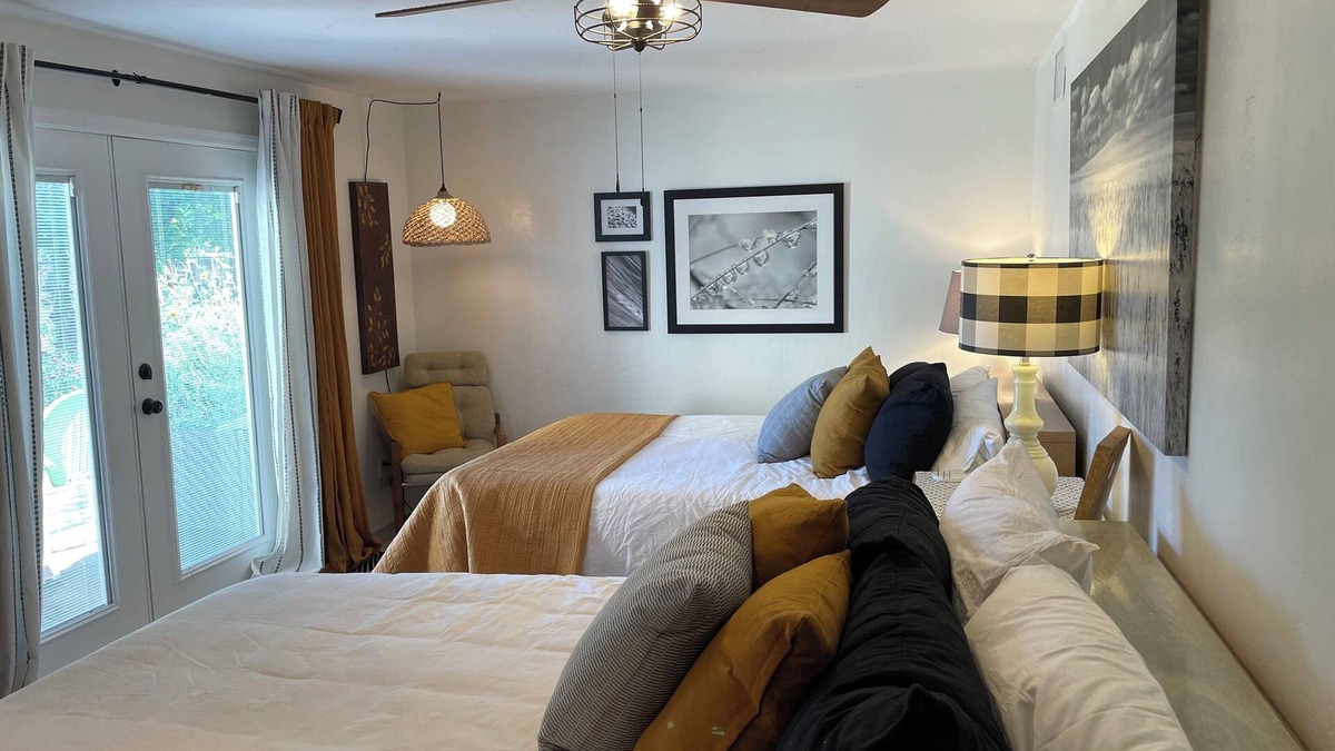 Concho House | Comfy 5-bedroom farmhouse with AC and WiFi in historic Concho