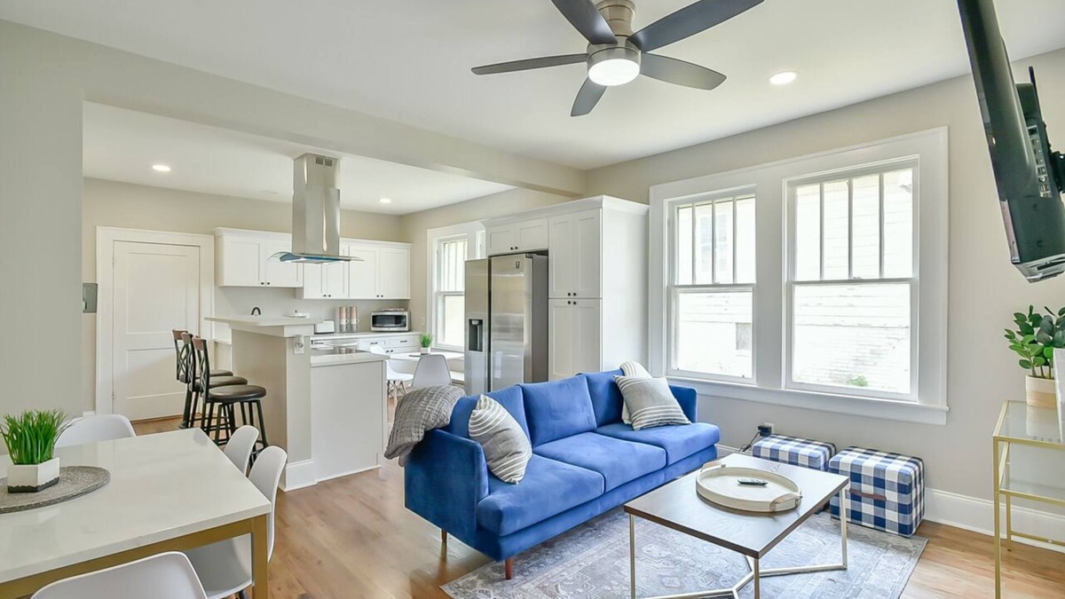 East Durham House | Comfy 6 Bedroom home w/two living spaces close to downtown!