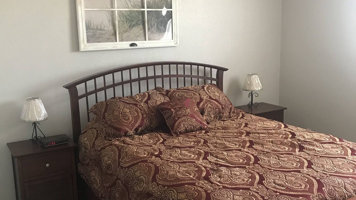 Biggs Field Condo | COMFY AND HOMEY CONDO OFF I 10