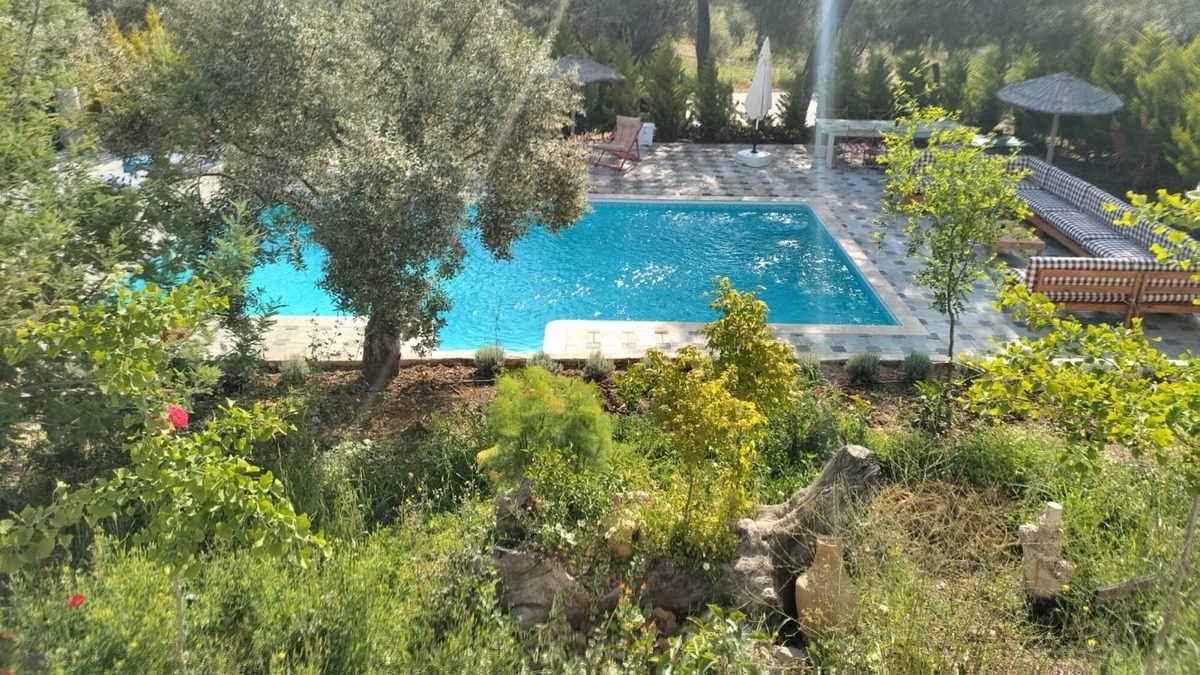 Selcuk Apartment | Comfy Apart w Shared Pool Near Kusadası in Selcuk