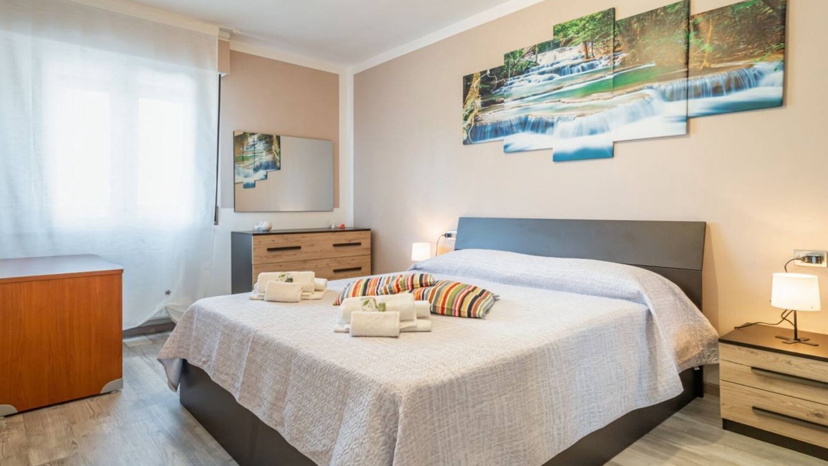 Luni Mare Apartment | Comfy Apartment x4 - w/Terrace & Private Parking