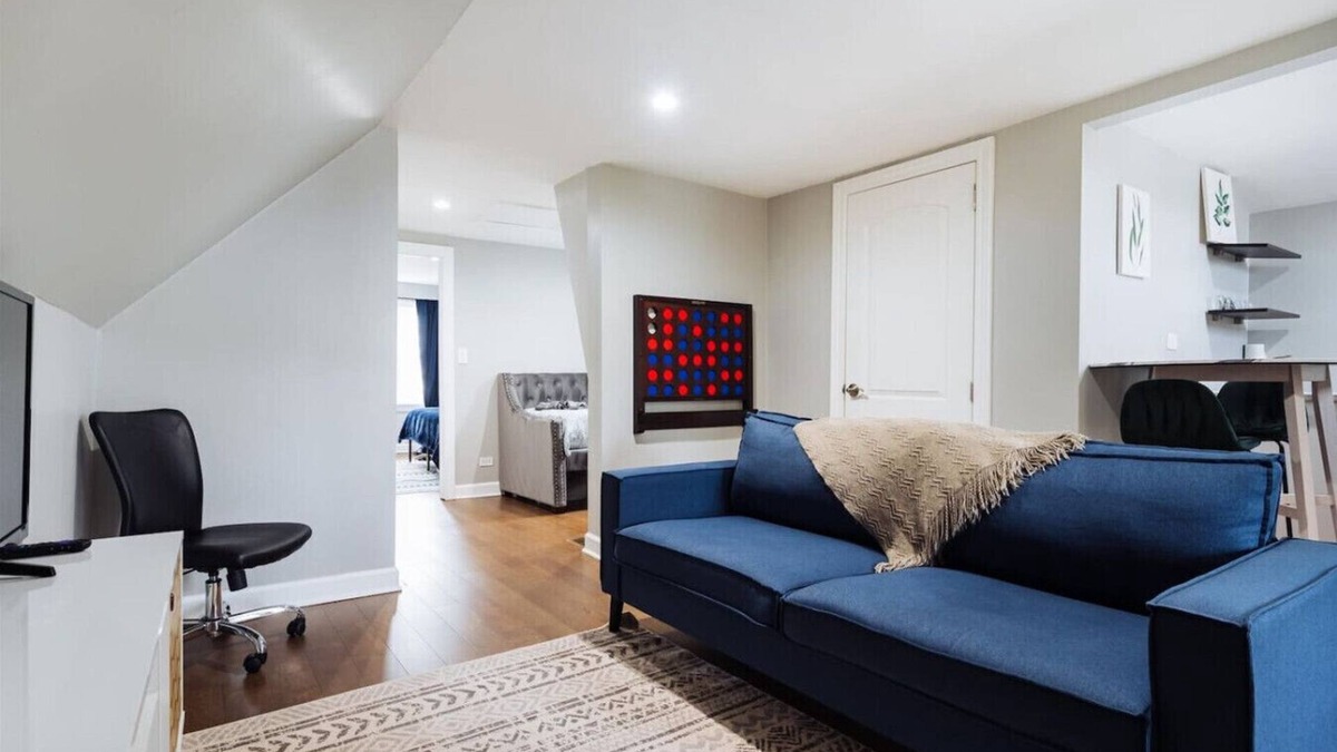 Avondale Apartment | Comfy Avondale Flat - Sleeps 5 - Great amd Fun Neighborhood