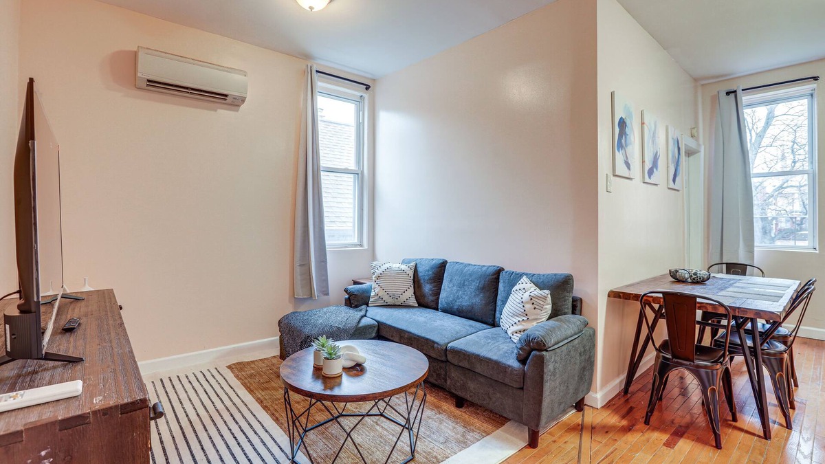 Constable Hook House | Comfy Bayonne Townhome ~ 11 Mi to NYC Attractions