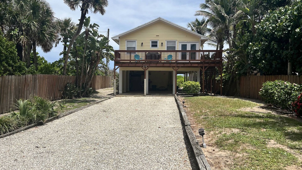 Ambersand Beach House | Comfy Beach House on Vero Beach