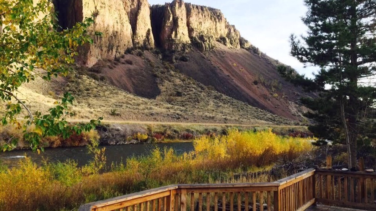 Salmon Cabin | Comfy, charming cabin on the Salmon River a few miles from Gold Bug Hot Springs