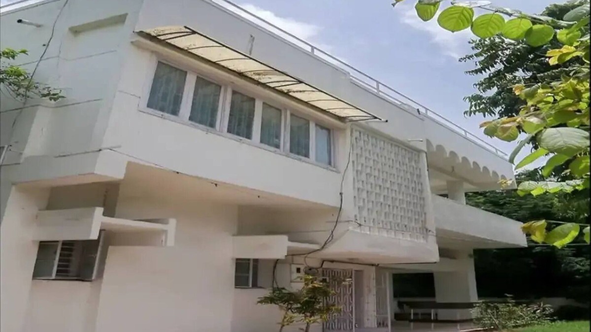 Vadodara House | Comfy cozy sprawling bungalow for leisure/business trip