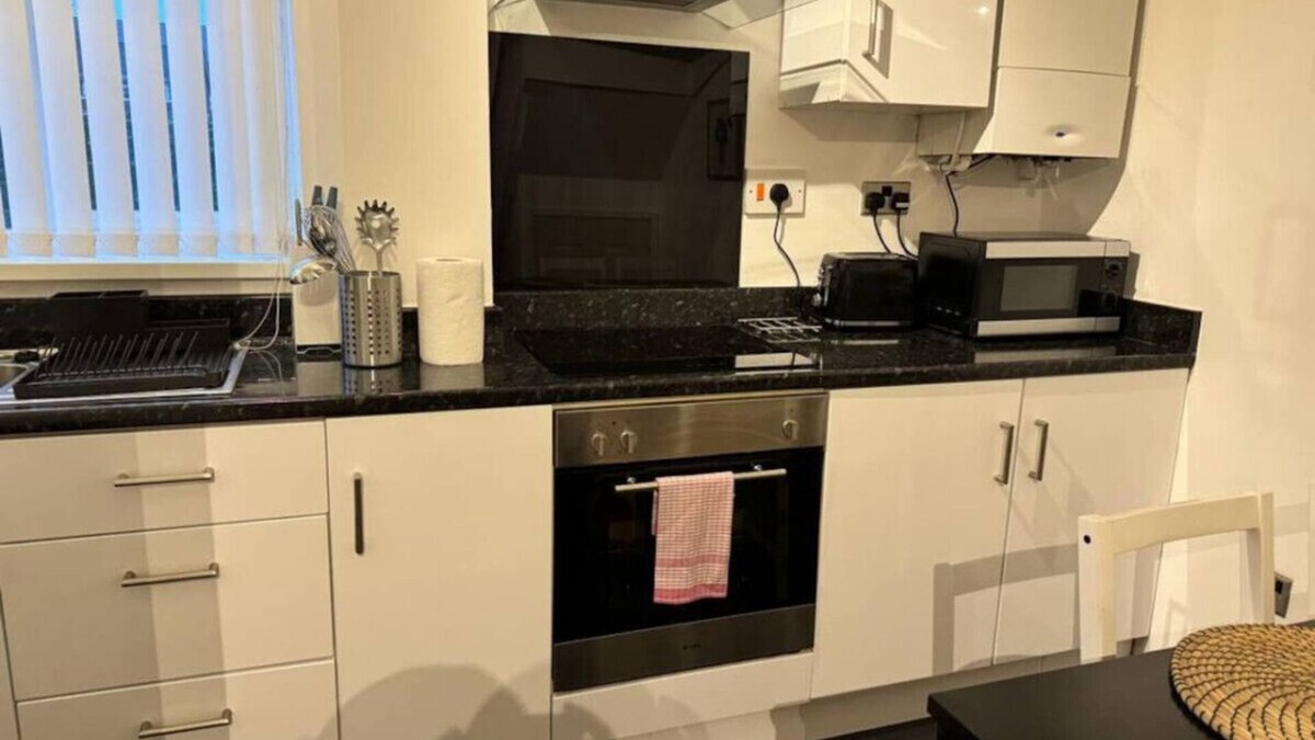 Atlantic Wharf Apartment | Comfy Flat Close to City Centre