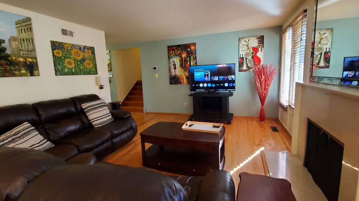 Farm Hills House | Comfy Furnished 3B/2B House in Central Redwood City