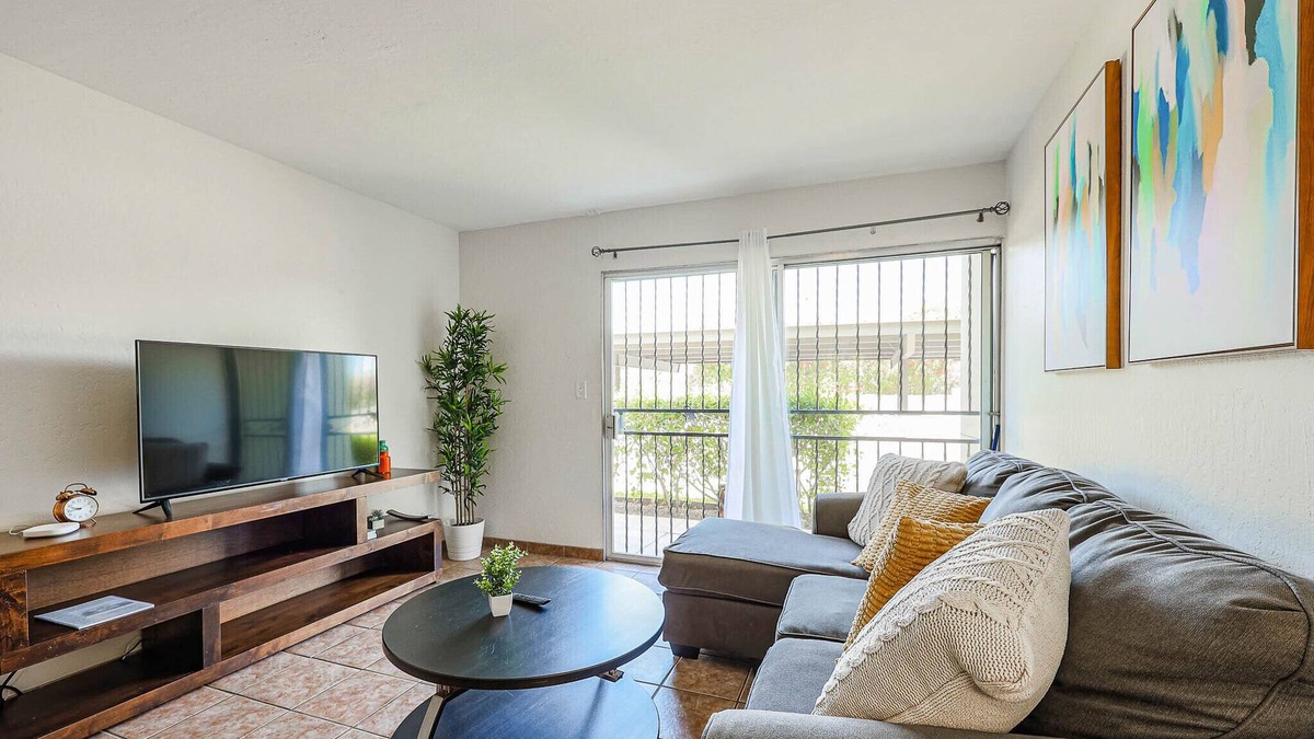Fashion Square Apartment | Comfy Ground-Floor/Walkable 1BR 1B Near Mall & Bars