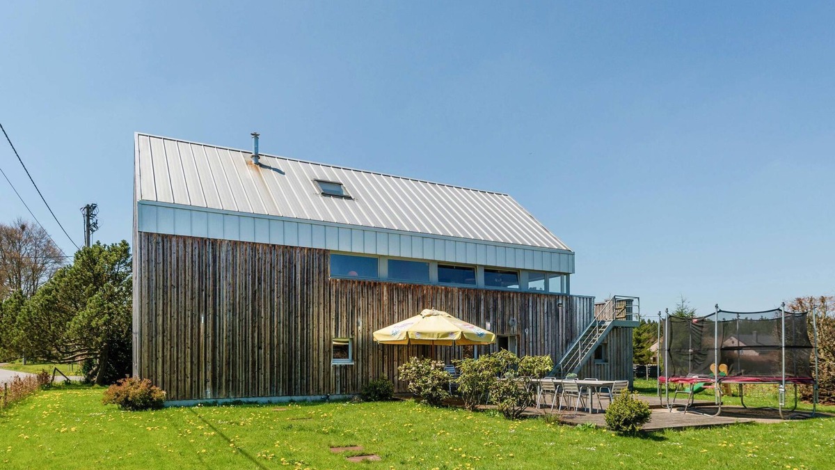 Waimes House | Comfy home near the forest with sauna