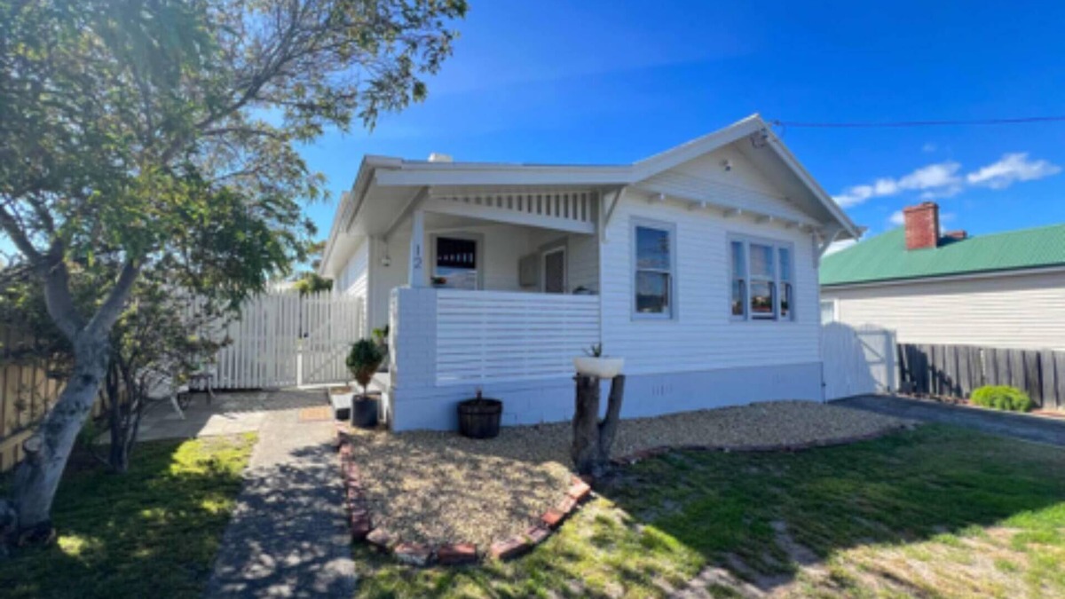 Bellerive Apartment | Comfy home within walking distance to beach, restaurants and Blunderstone area.