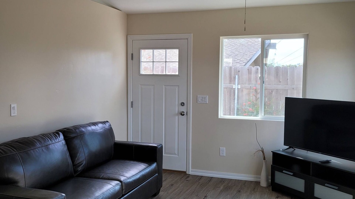 Santa Maria House | Comfy, independent 1 bedroom guest suite in Orcutt