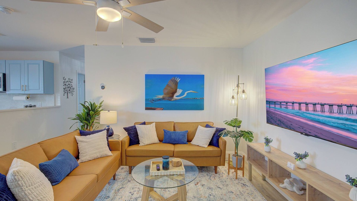 Dunedin Condo | Comfy King Beds Exceptionally Clean 1 Mi 2 Honeymoon Isle Beach Pass Included