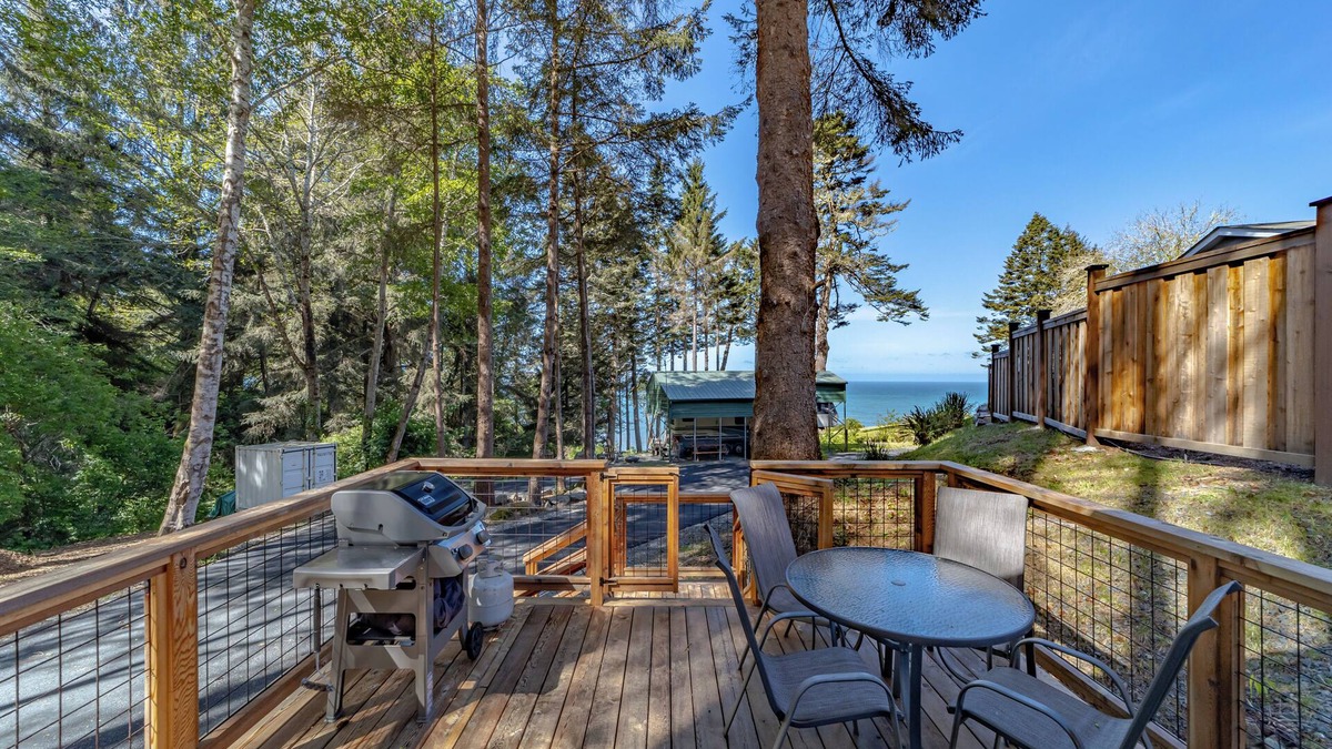 Trinidad Cabin | Comfy oceanside retreat, forested creekside setting, expansive grounds over ocean bluffs