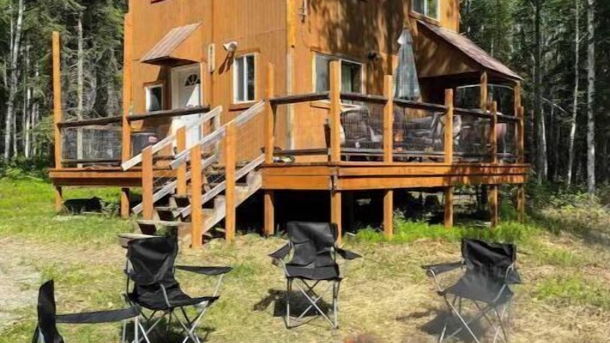 Interior Alaska Cabin | Comfy/Private Alaskan Cabin 1