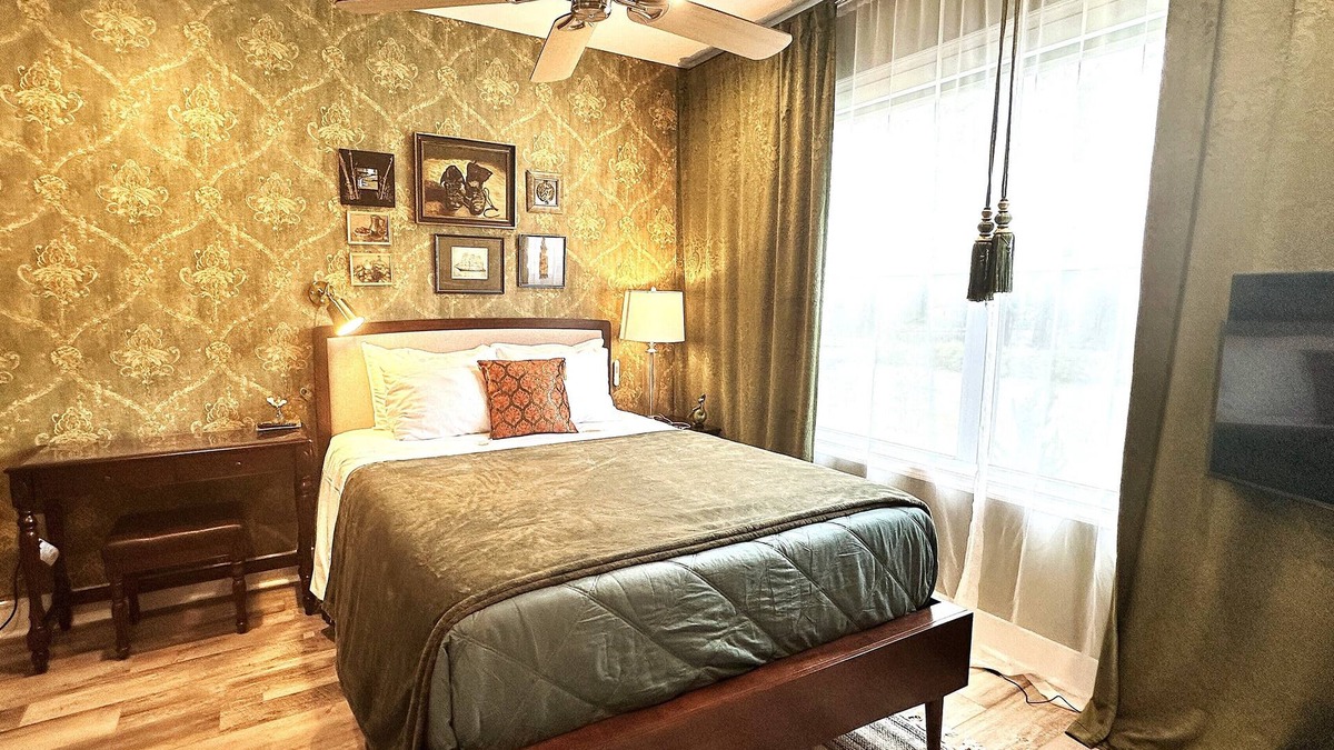 Summerville Historic District House | Comfy Private Room/bathroom in Historic District of Summerville