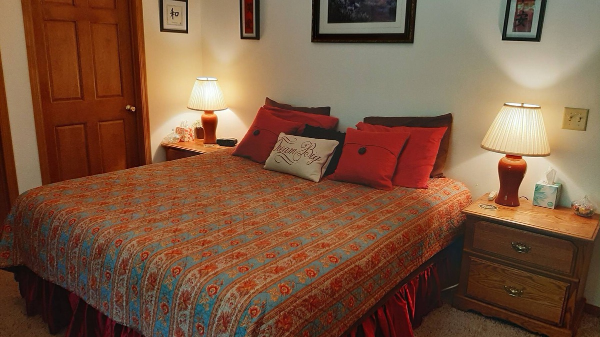 Rock Falls House | Comfy, Quiet & Cozy Eau Claire, WI, USA