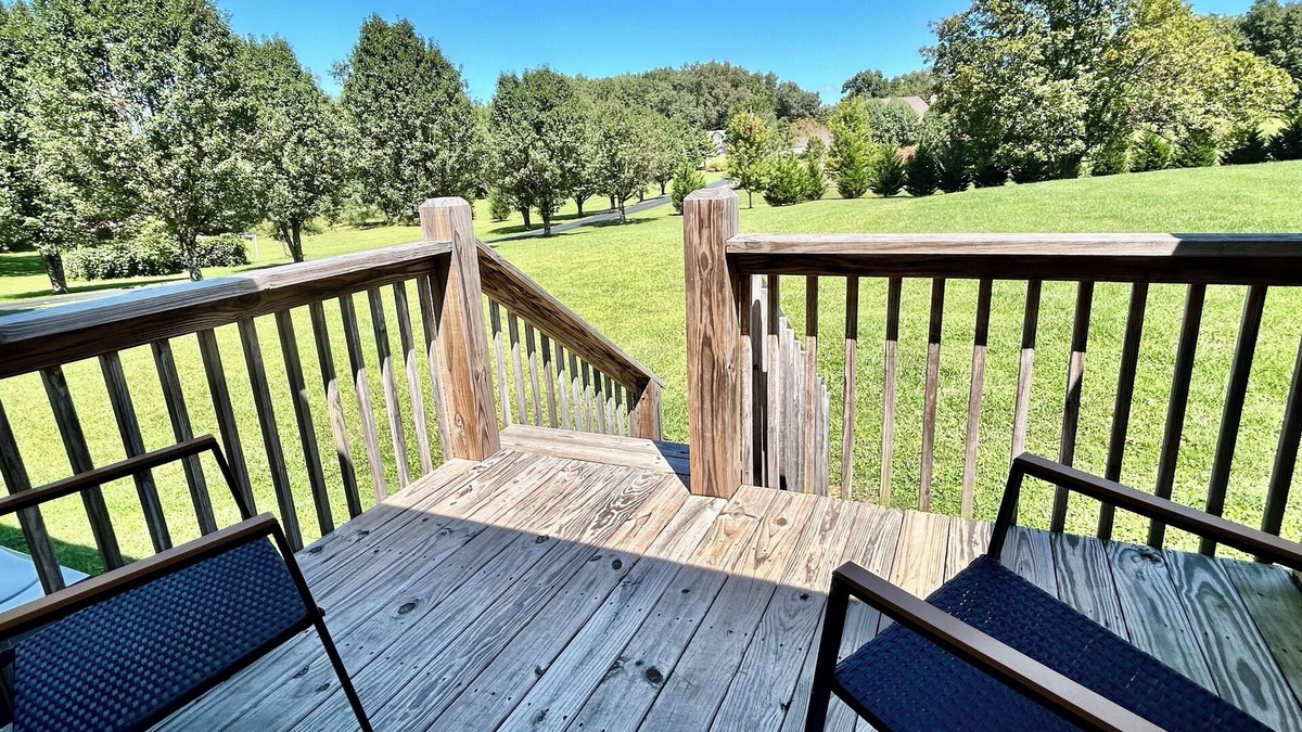 Crossville Apartment | Comfy Retreat - Queen Bed Central Crossville