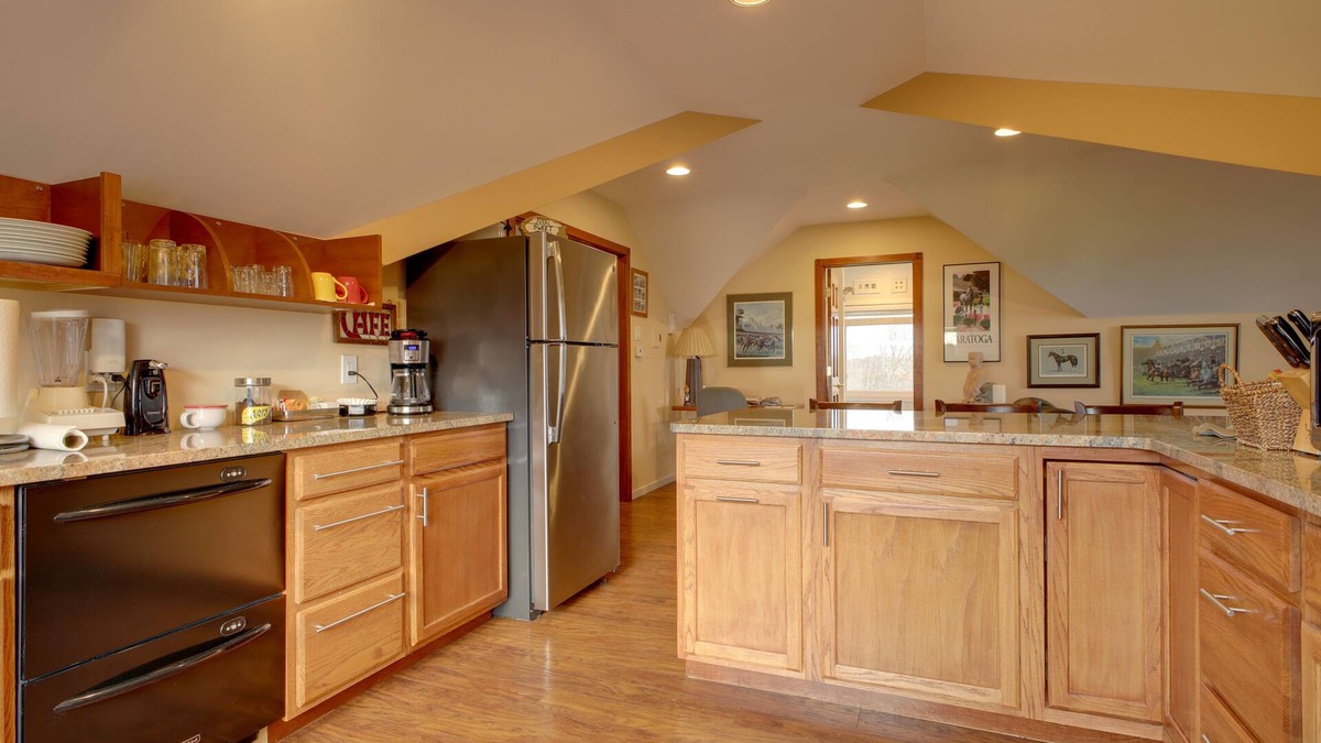 Schuylerville House | Comfy Schuylerville Carriage Getaway w/ Views