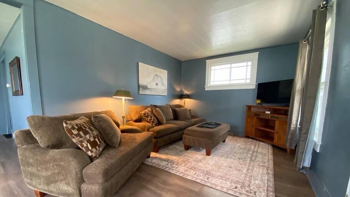 Wabash House | Comfy spacious 2 bedroom home a short walk to Honeywell