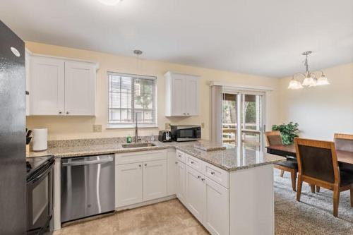 Highspire Apartment | Comfy Stay Modern