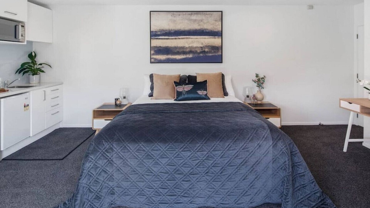 Wellington Apartment | Comfy stylish Central Wellington studio