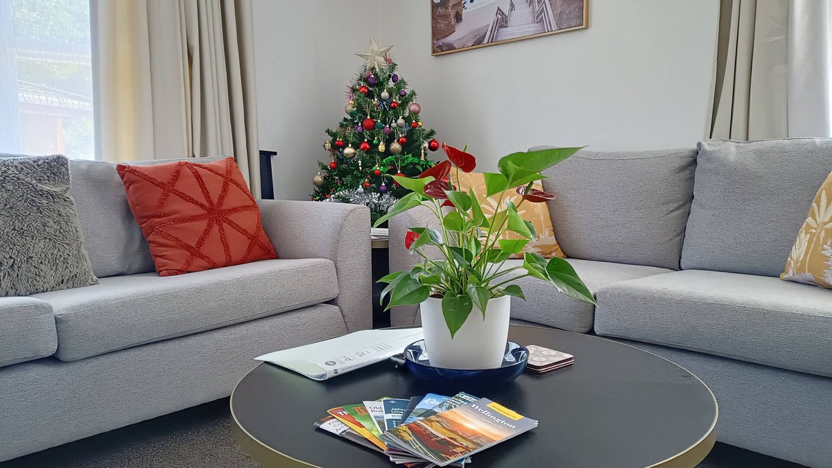 Johnsonville House | Comfy & Sunny home in Wellington