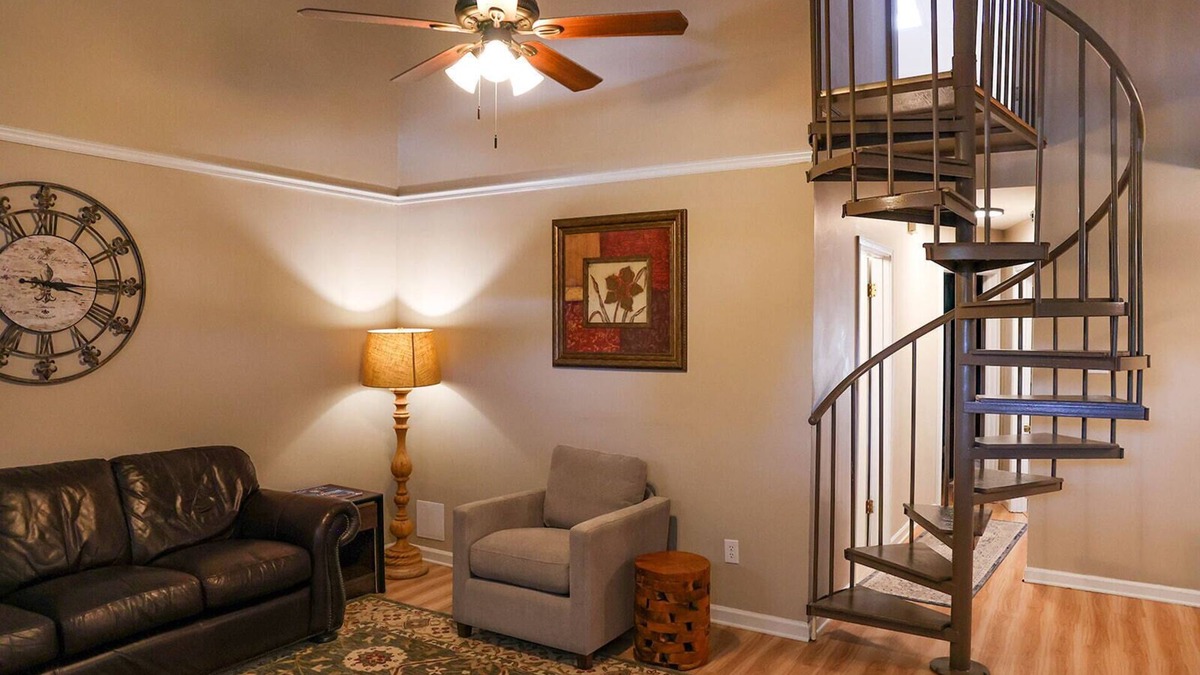 Lake Charles House | Comfy Townhouse near CASINOS, centrally located