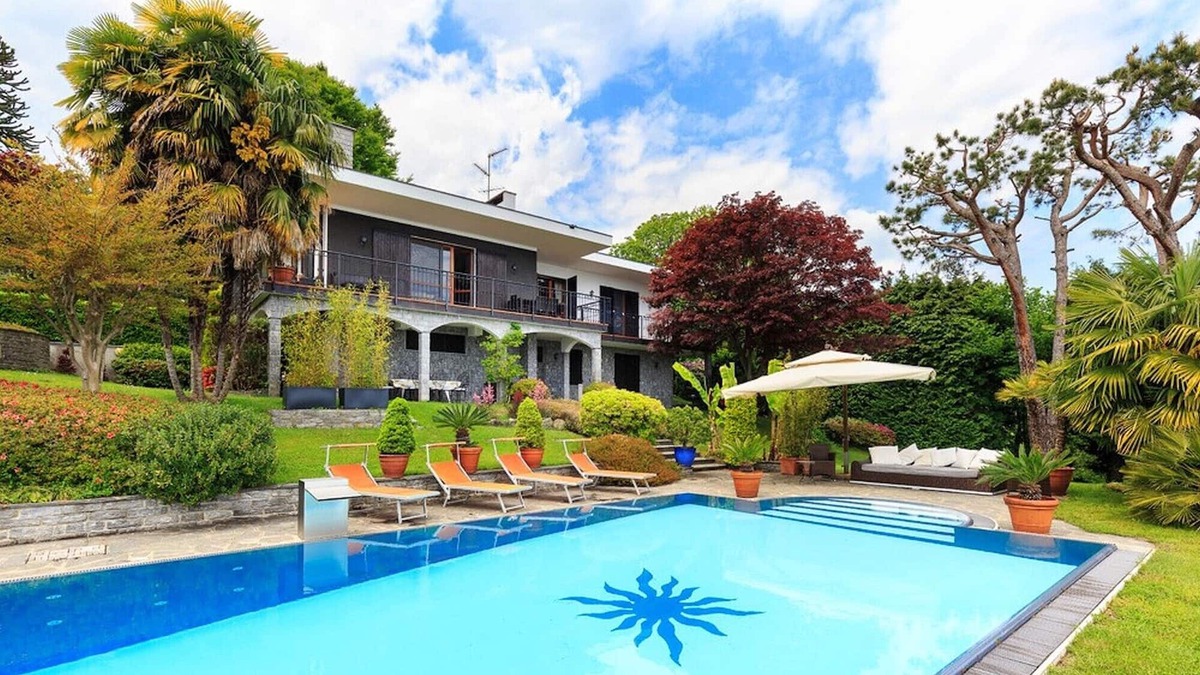 Nebbiuno Villa | Comfy villa with private pool and views over the lake! - Villa Isabella