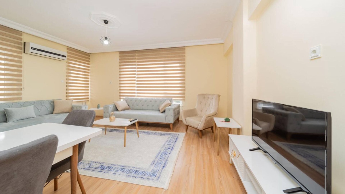 Altnkum Mahallesi Apartment | Commodious Flat Near Seaside in Antalya Konyaalti
