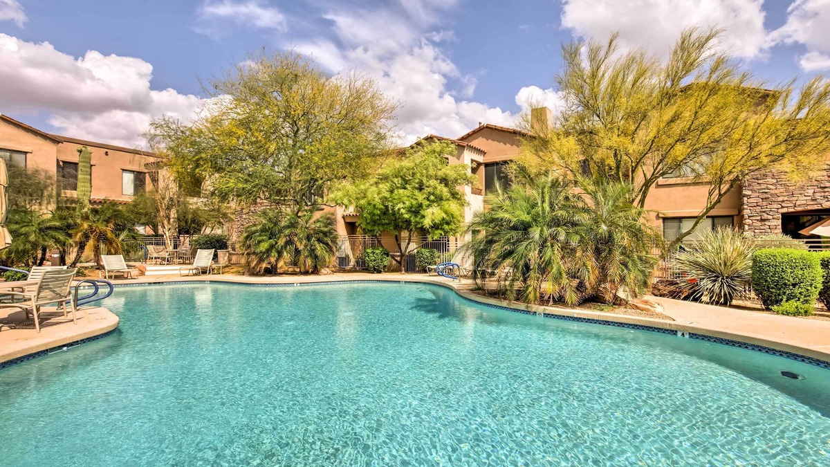 Talon Retreat House | Community Pool, Golf & Tennis: Scottsdale Retreat