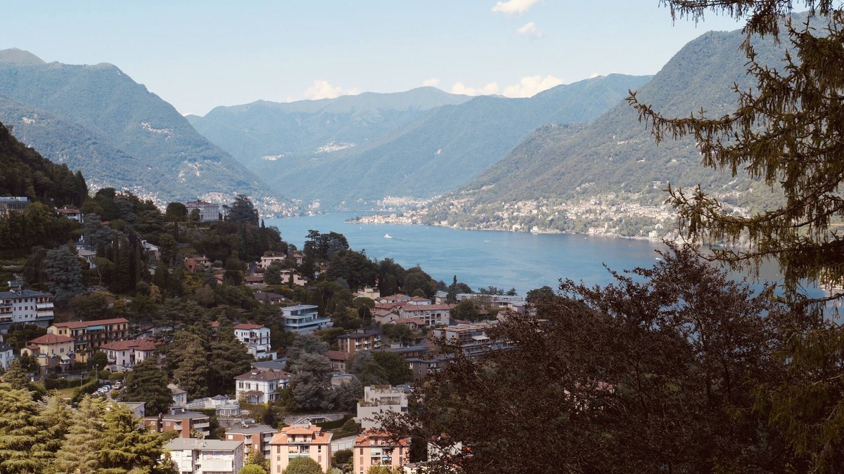 Como Apartment | Como Chiasso new deco 2 bedrooms 2bathrooms lake view AC parking