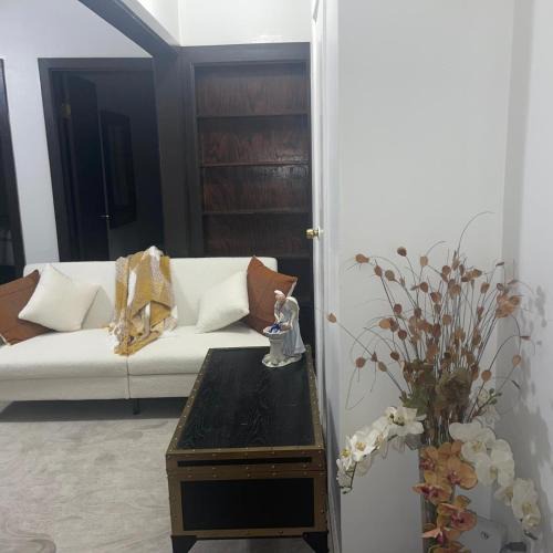 Queens Apartment | Comodo y economico Apartamento