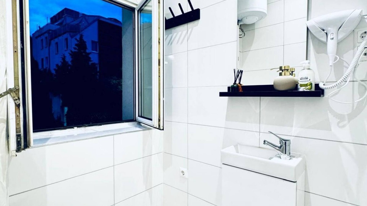 Klosterneuburg Apartment | Compact Studio Apartment with Essentials, Ideal for 2 Guests