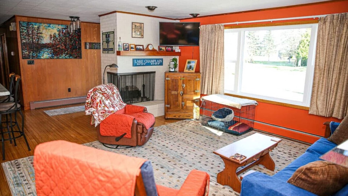 Peru House | Compass Rose · Cozy & Clean House! + W/D! Sm dogs OK!