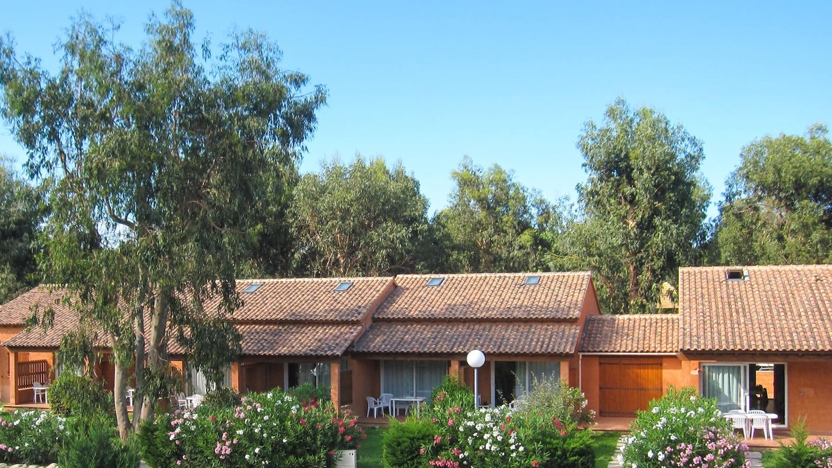 Ghisonaccia Apartment | Compl. Res. Sea race - Two rooms/4 persons - Deux pièces/4 personnes