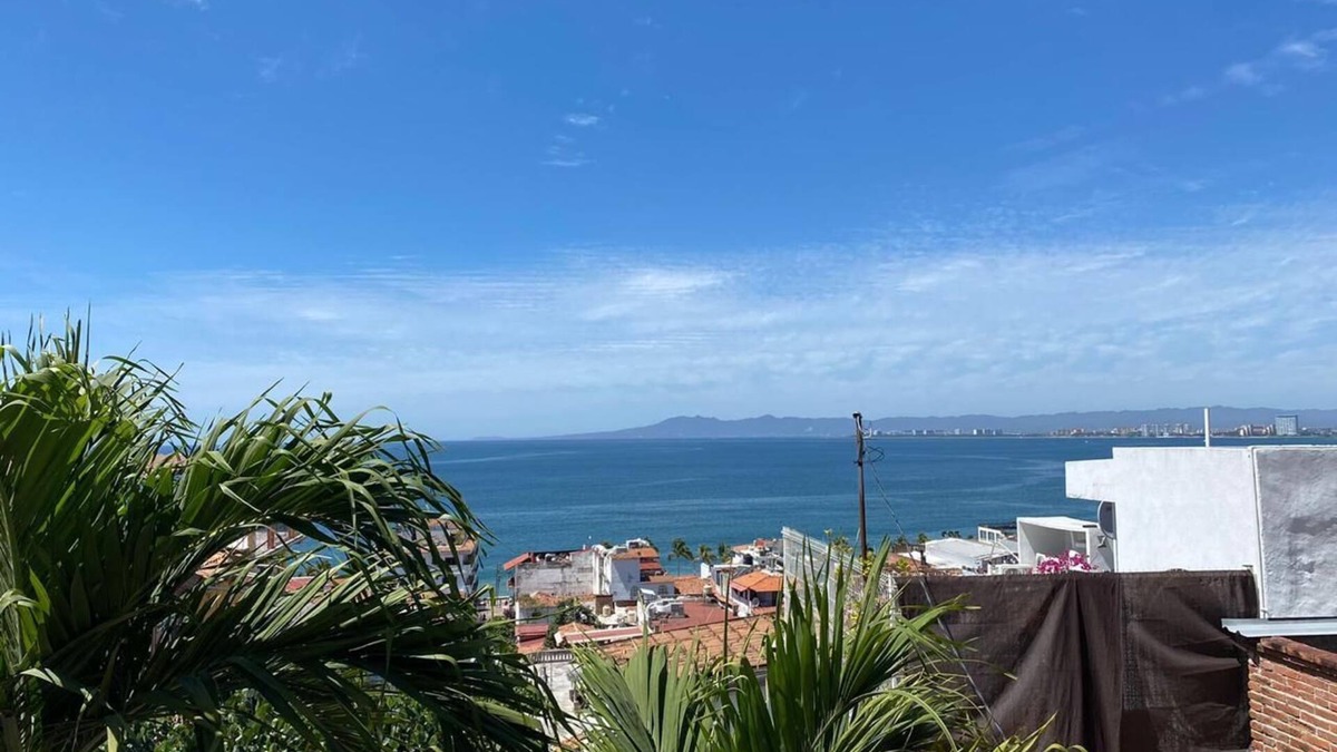 Downtown Puerto Vallarta Apartment | Complete apartment in the city center, 5 min walk from the sea and the boardwalk.