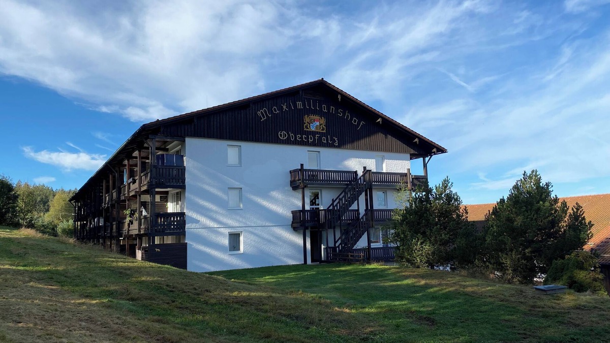 Vohenstrauss Apartment | Complete Apartment with own balcony